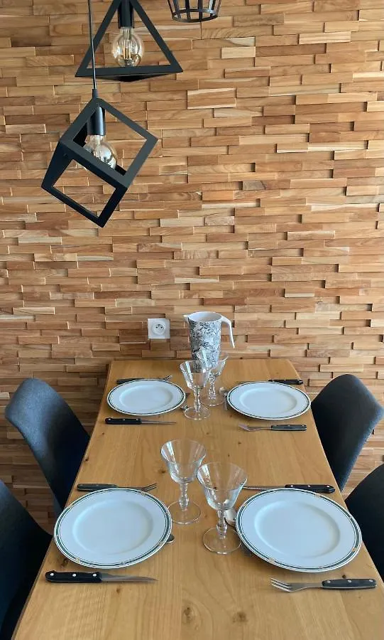 Maison Familiale Et Cosy Roscanvel 0*,  France